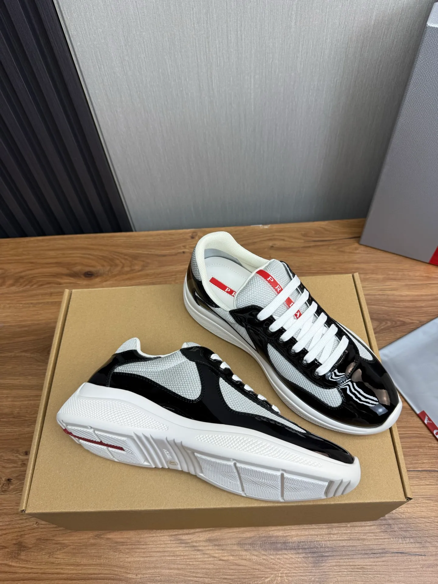 Men's shoes 640💰 [PRADA] Hot selling items🔥Must be recommended every day~~ Official website synchronized, 1:1 high quality shipments✔️ Imported cowhide fabric, rubber material + cowhide lining, original bottom, high-end airplane box packaging🎁 38-45 (38.45 custom-made, non-returnable)